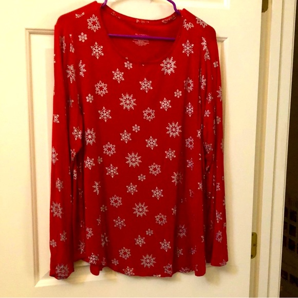 Latched Mama standard snowflake romper & matching shirt! - Picture 5 of 7